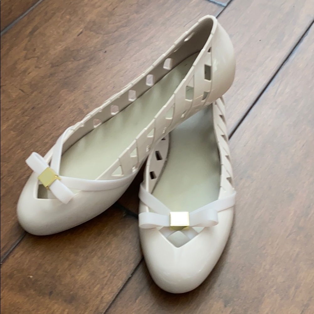 Melissa size 6 flat